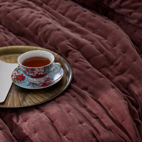 Quilts & Coverlets