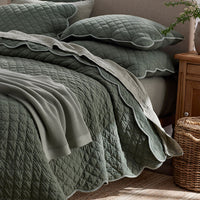 Scallop Quilt - Forest Green, Full/Queen,Forest Green