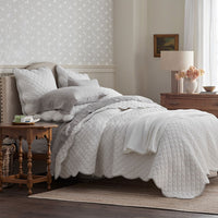 Scallop Quilt - White, Twin/Twin XL,White