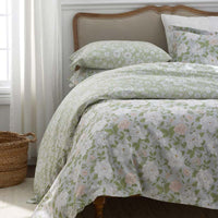 Misty Meadow Cluster Reversible Classic Smooth Sateen Duvet Cover - Green Tea, King/Cal. King,Green Tea