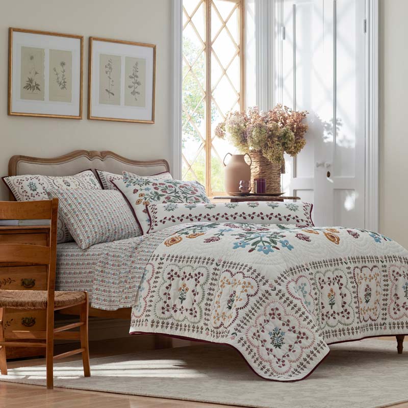 Lottie Quilt - Ivory, King/Cal. King,Ivory