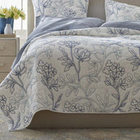 Rashika Garden Quilt - White, Twin/Twin XL,White