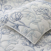 Rashika Garden Quilt - White, Twin/Twin XL,White